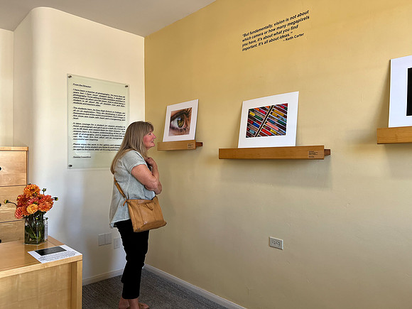 2022-student-photography-exhibit_034_52192411732_o